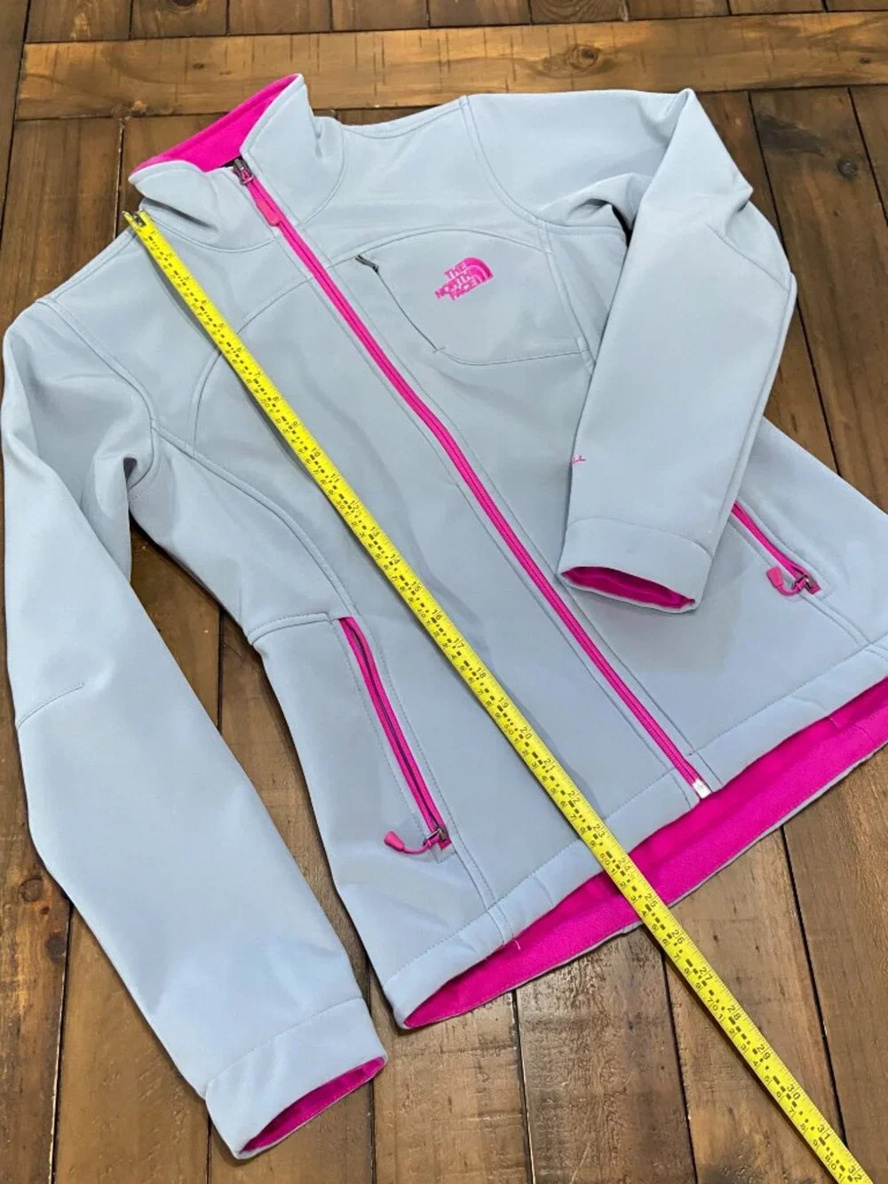 The North Face Apex Bionic Softshell - Grey & Pink Gorpcore essential!‎ 🌬️